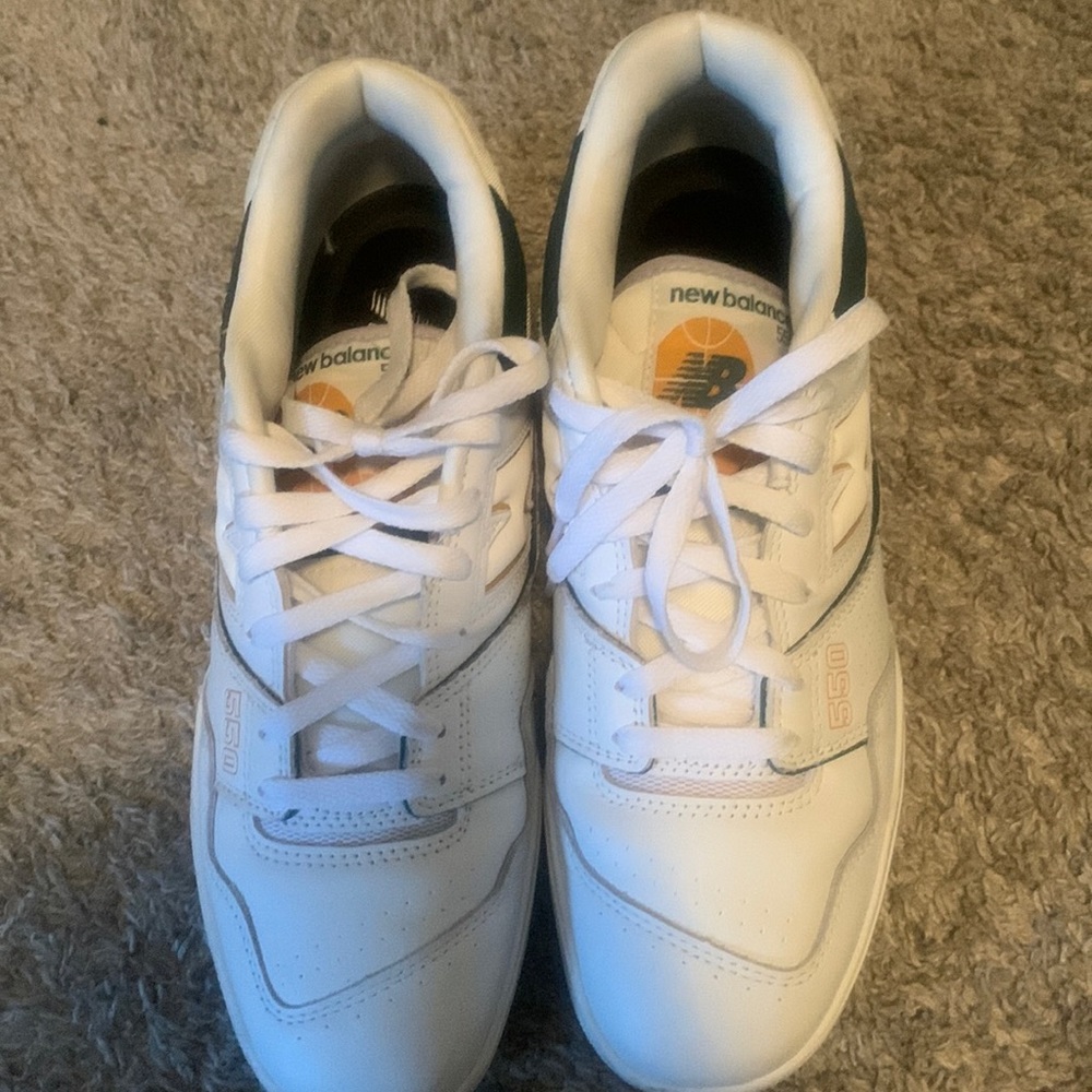 New balance 550 mens size 9.5 brand new worn twice